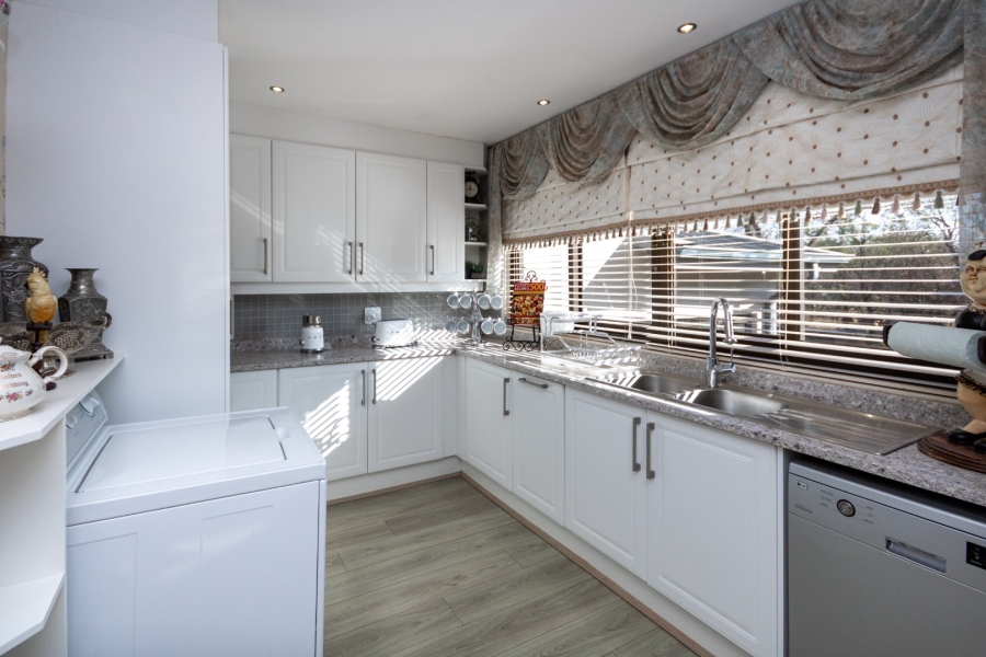 7 Bedroom Property for Sale in Pinehaven Gauteng