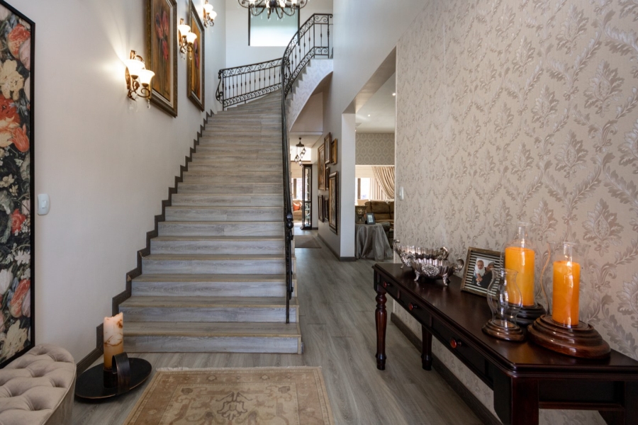 7 Bedroom Property for Sale in Pinehaven Gauteng