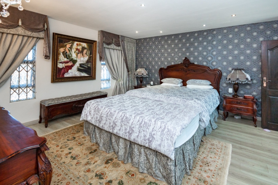 7 Bedroom Property for Sale in Pinehaven Gauteng