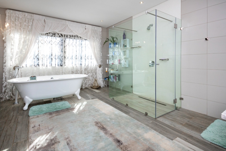 7 Bedroom Property for Sale in Pinehaven Gauteng