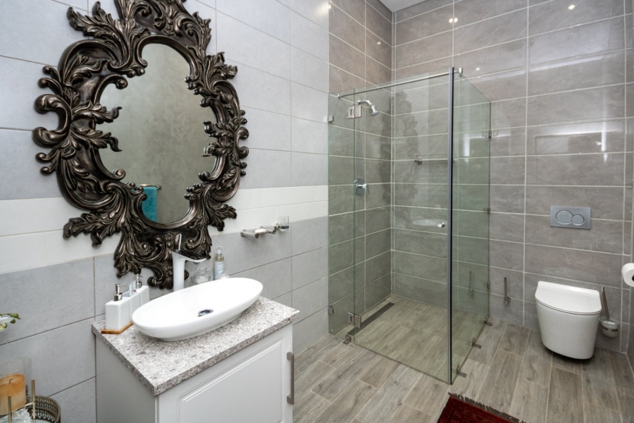 7 Bedroom Property for Sale in Pinehaven Gauteng