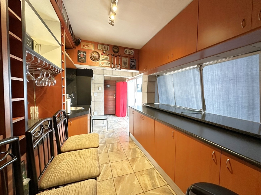 5 Bedroom Property for Sale in Kensington Gauteng