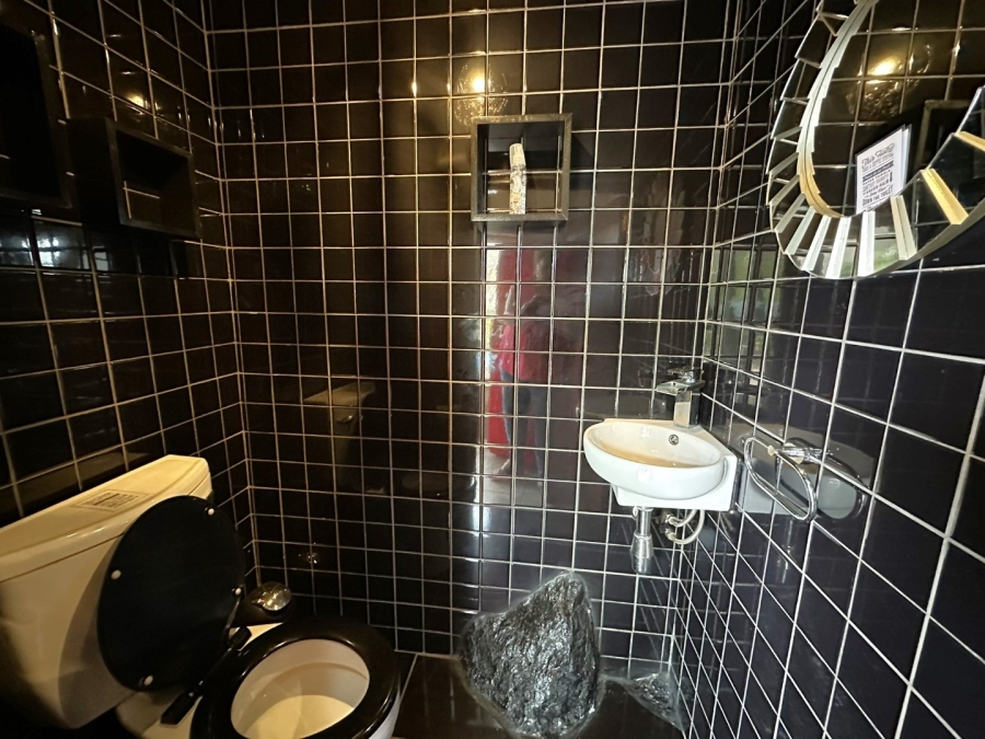 5 Bedroom Property for Sale in Kensington Gauteng