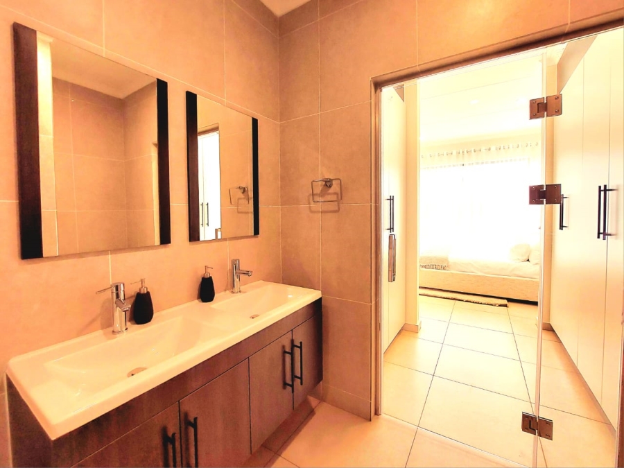 2 Bedroom Property for Sale in Greenstone Gate Gauteng