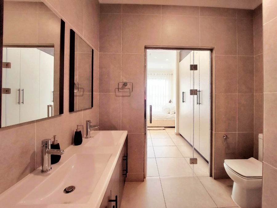 2 Bedroom Property for Sale in Greenstone Gate Gauteng