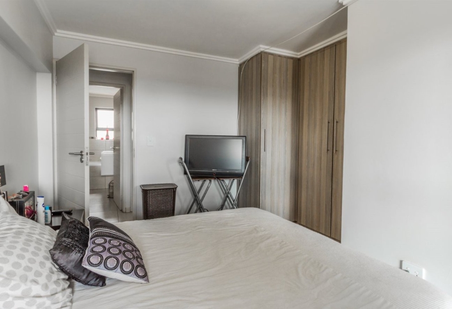 2 Bedroom Property for Sale in Sebenza Gauteng