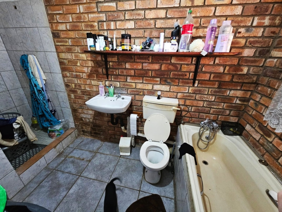 3 Bedroom Property for Sale in Glenvarloch Gauteng