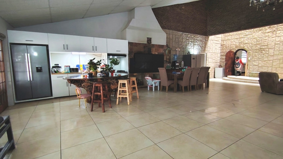 Commercial Property for Sale in Buyscelia Gauteng