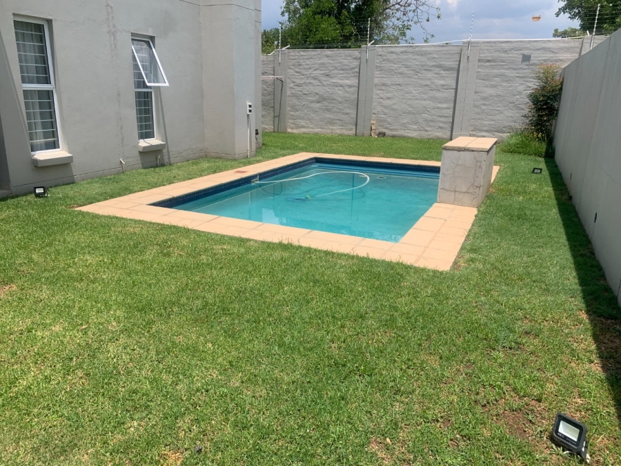 3 Bedroom Property for Sale in Blue Hills Gauteng