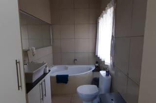 2 Bedroom Property for Sale in Rooihuiskraal North Gauteng