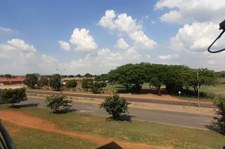 2 Bedroom Property for Sale in Rooihuiskraal North Gauteng