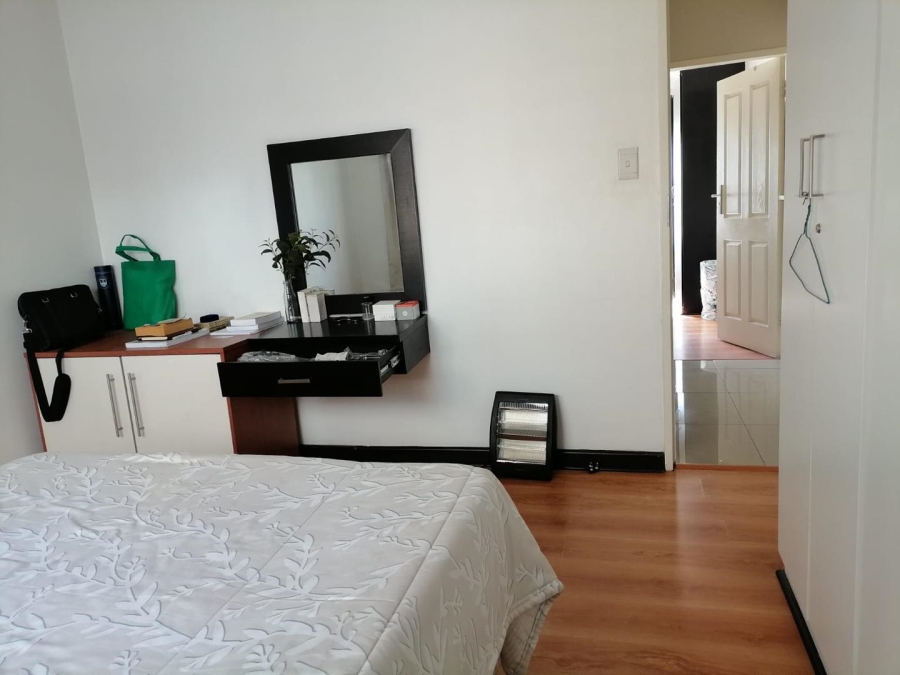 2 Bedroom Property for Sale in Rooihuiskraal North Gauteng