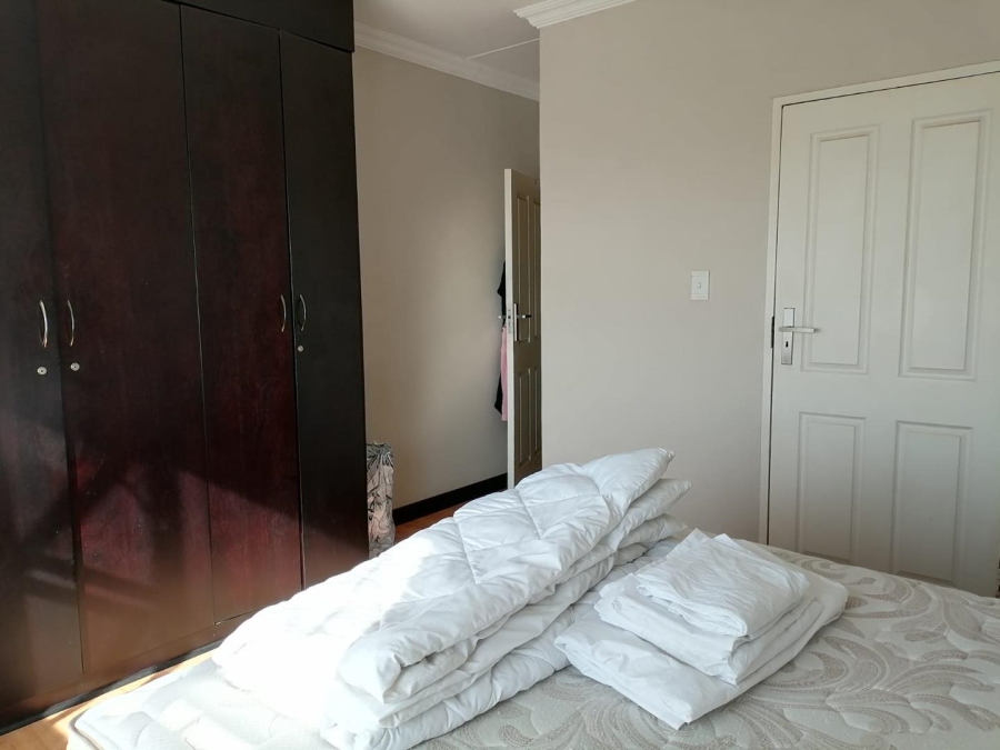 2 Bedroom Property for Sale in Rooihuiskraal North Gauteng