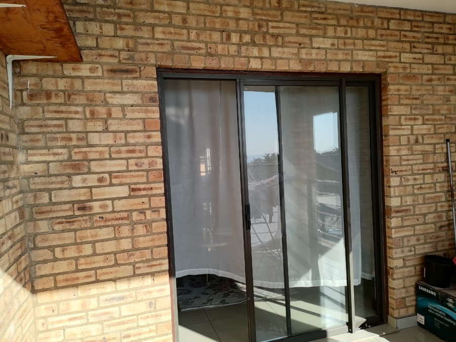 2 Bedroom Property for Sale in Rooihuiskraal North Gauteng