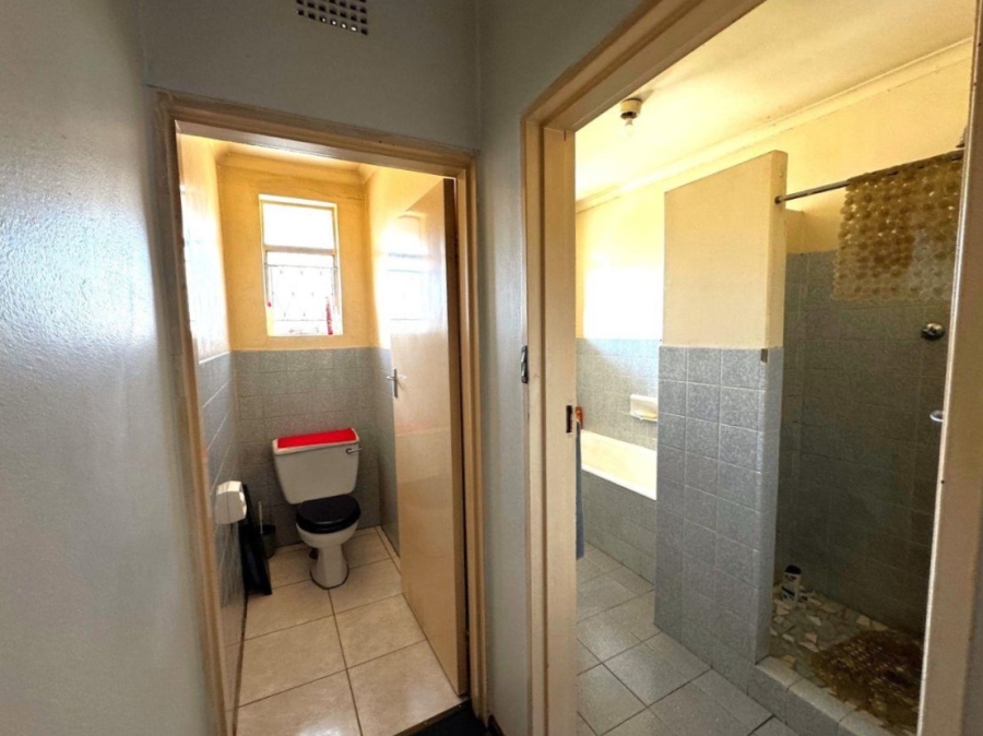 4 Bedroom Property for Sale in Kew Gauteng