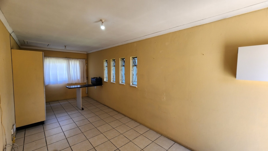 To Let 1 Bedroom Property for Rent in Sunward Park Gauteng