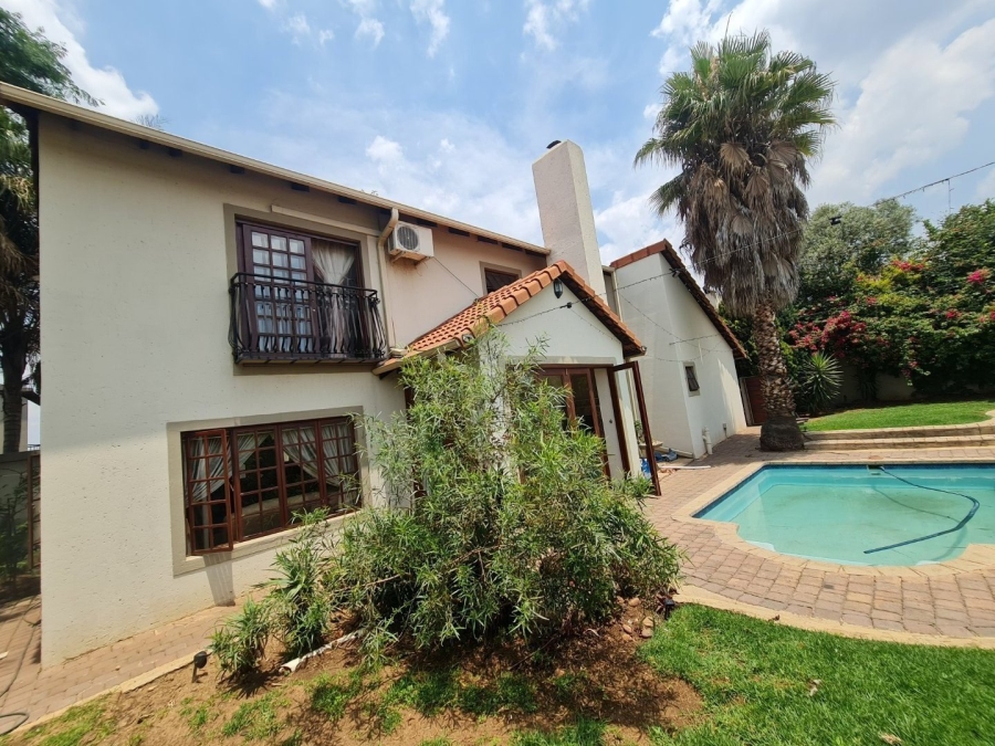 4 Bedroom Property for Sale in Monavoni Gauteng