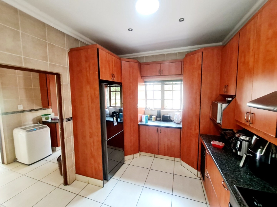 4 Bedroom Property for Sale in Monavoni Gauteng