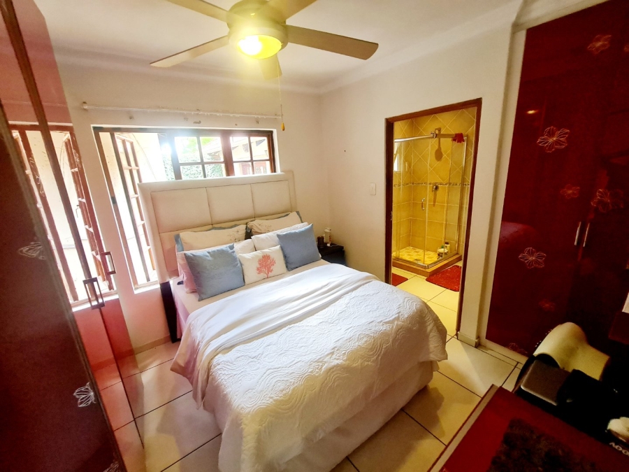 4 Bedroom Property for Sale in Monavoni Gauteng