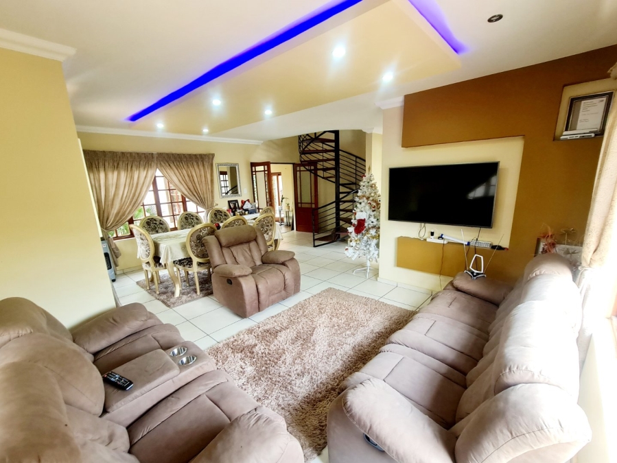 4 Bedroom Property for Sale in Monavoni Gauteng