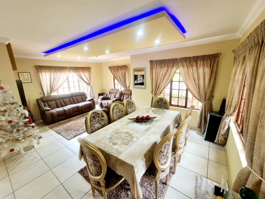 4 Bedroom Property for Sale in Monavoni Gauteng