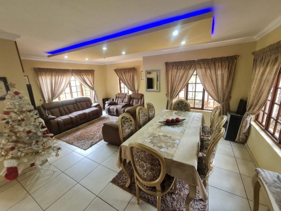 4 Bedroom Property for Sale in Monavoni Gauteng