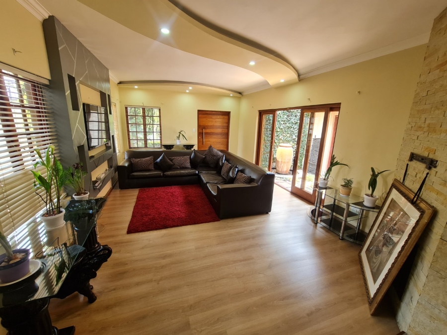 4 Bedroom Property for Sale in Monavoni Gauteng