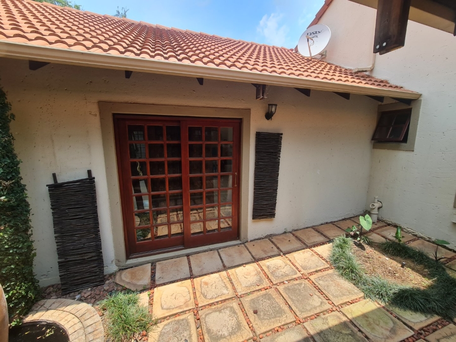 4 Bedroom Property for Sale in Monavoni Gauteng