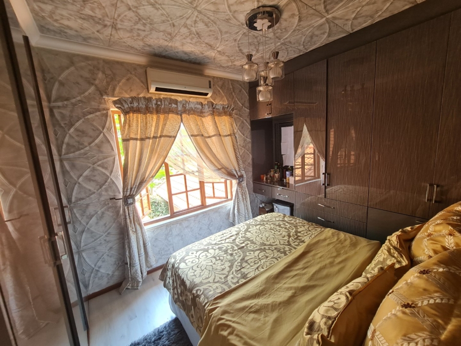 4 Bedroom Property for Sale in Monavoni Gauteng