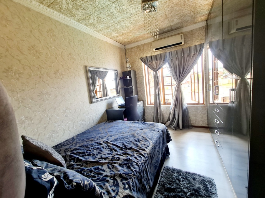 4 Bedroom Property for Sale in Monavoni Gauteng