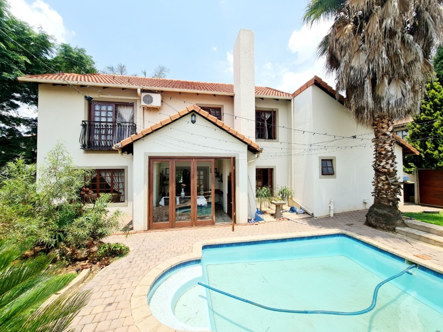 4 Bedroom Property for Sale in Monavoni Gauteng