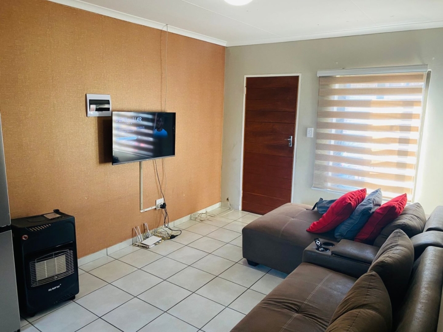 2 Bedroom Property for Sale in Elandspoort Gauteng