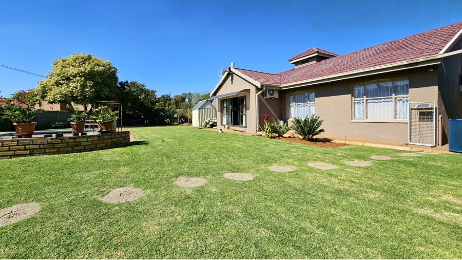 3 Bedroom Property for Sale in Sonland Park Gauteng