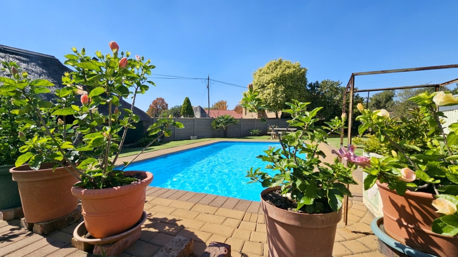 3 Bedroom Property for Sale in Sonland Park Gauteng