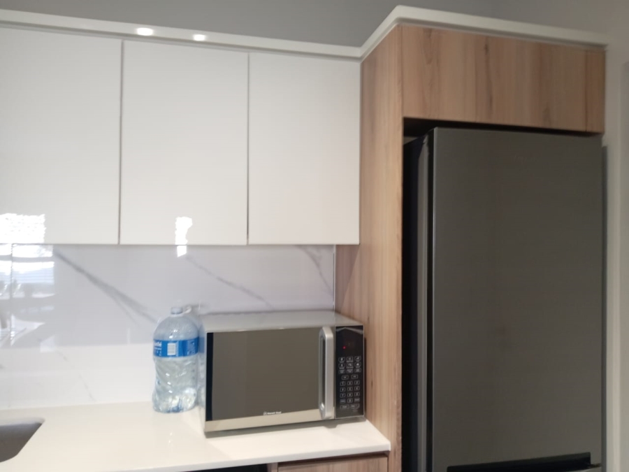 To Let 1 Bedroom Property for Rent in Waterfall Gauteng