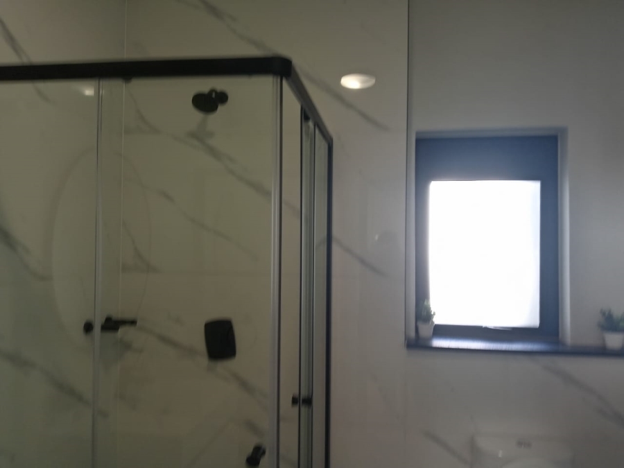 To Let 1 Bedroom Property for Rent in Waterfall Gauteng