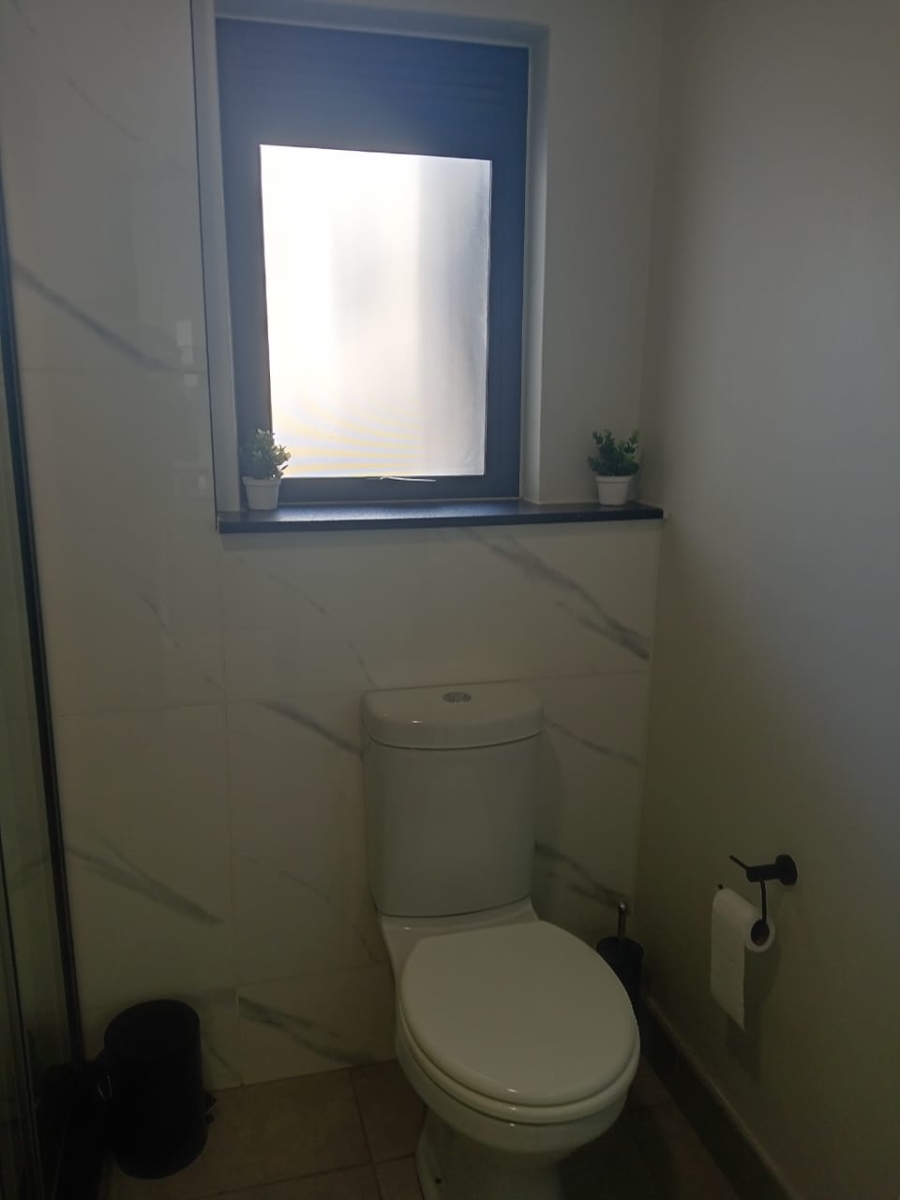 To Let 1 Bedroom Property for Rent in Waterfall Gauteng