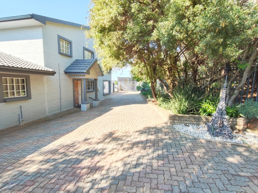 6 Bedroom Property for Sale in Vaal Marina Gauteng