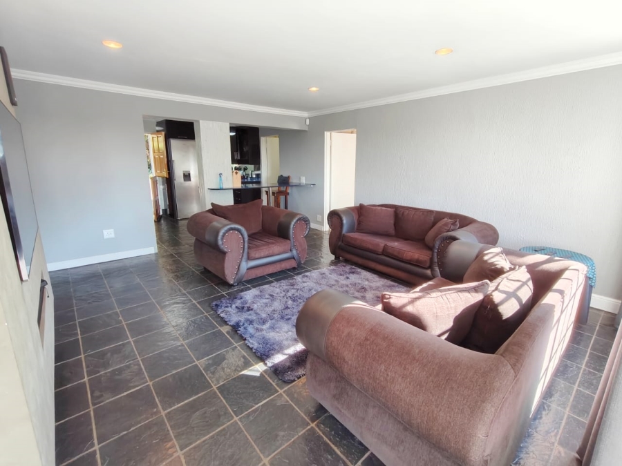 6 Bedroom Property for Sale in Vaal Marina Gauteng