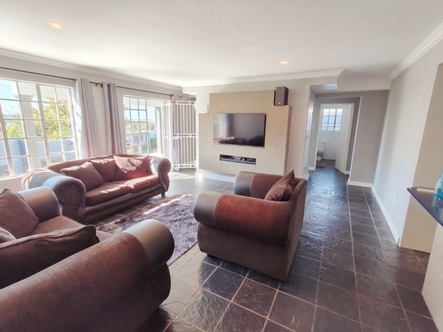 6 Bedroom Property for Sale in Vaal Marina Gauteng