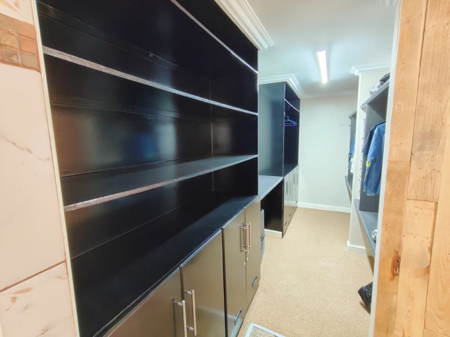 6 Bedroom Property for Sale in Vaal Marina Gauteng