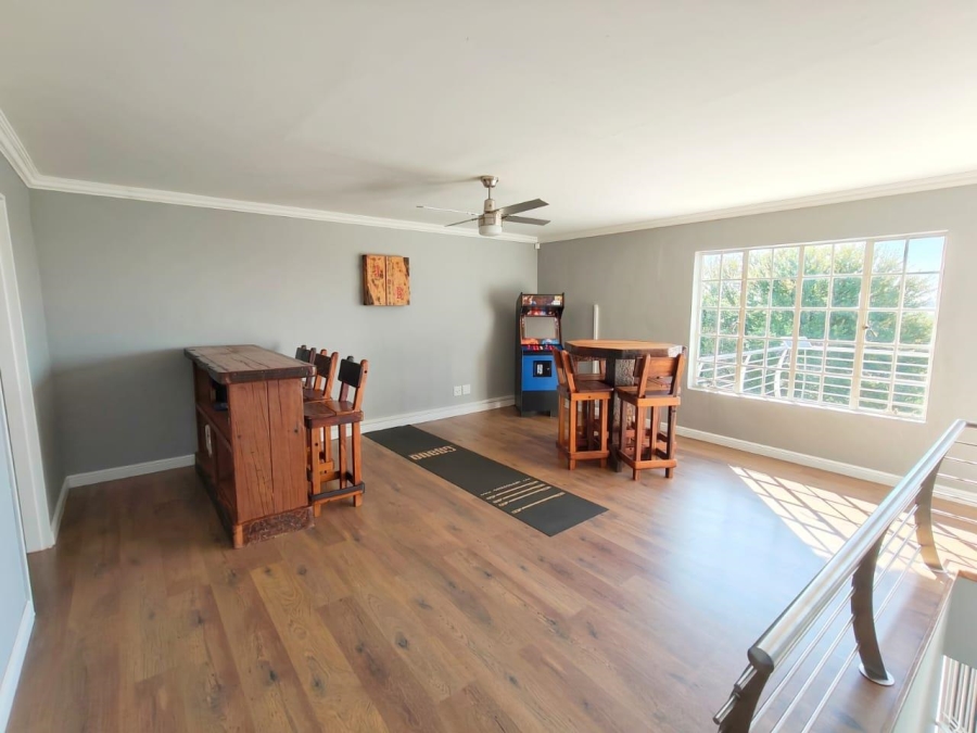 6 Bedroom Property for Sale in Vaal Marina Gauteng