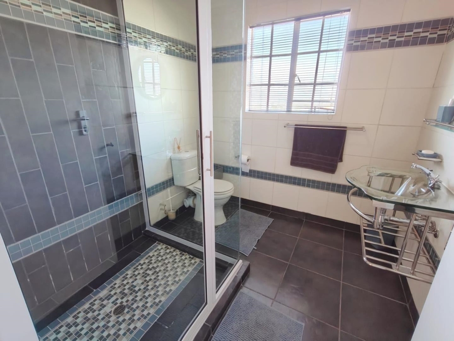 6 Bedroom Property for Sale in Vaal Marina Gauteng