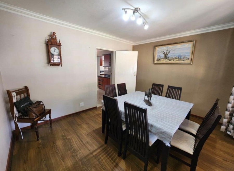 5 Bedroom Property for Sale in Montana Park Gauteng