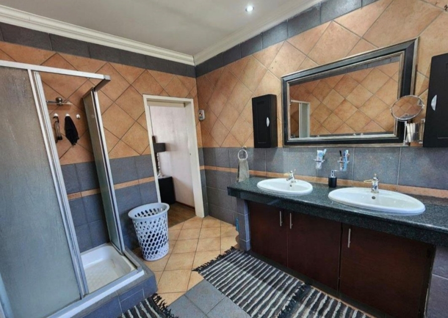 5 Bedroom Property for Sale in Montana Park Gauteng