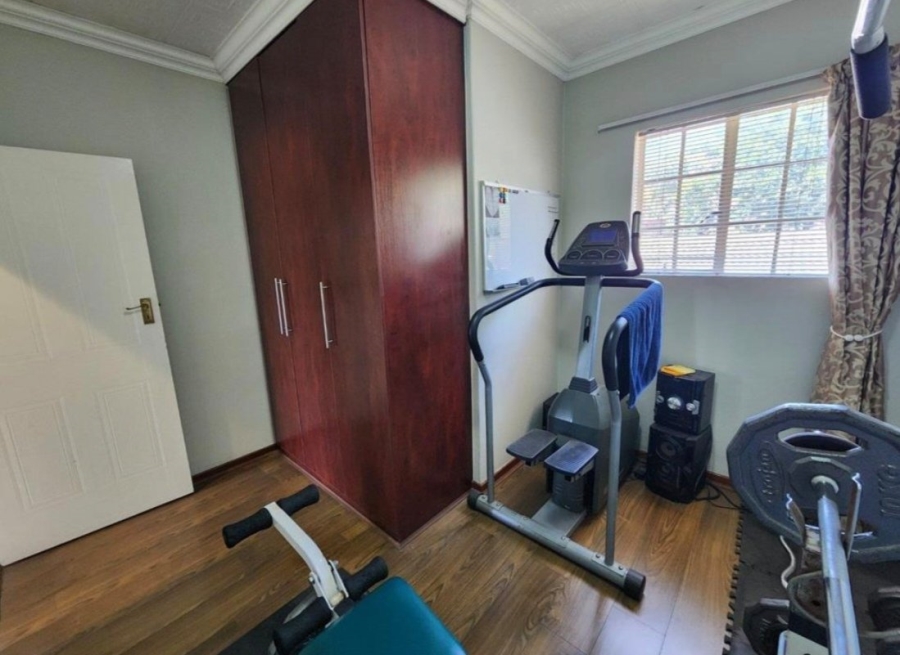 5 Bedroom Property for Sale in Montana Park Gauteng