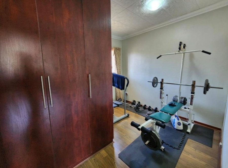 5 Bedroom Property for Sale in Montana Park Gauteng