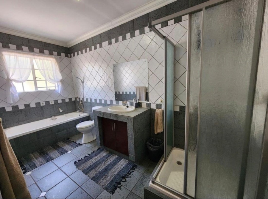 5 Bedroom Property for Sale in Montana Park Gauteng