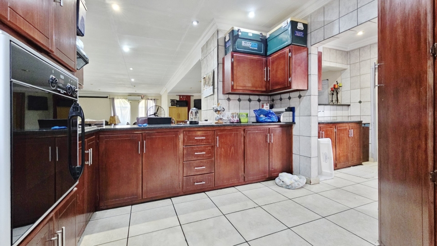 4 Bedroom Property for Sale in Vanderbijlpark SE 6 Gauteng