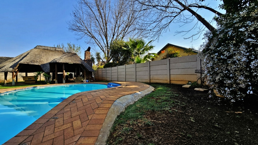 4 Bedroom Property for Sale in Vanderbijlpark SE 6 Gauteng